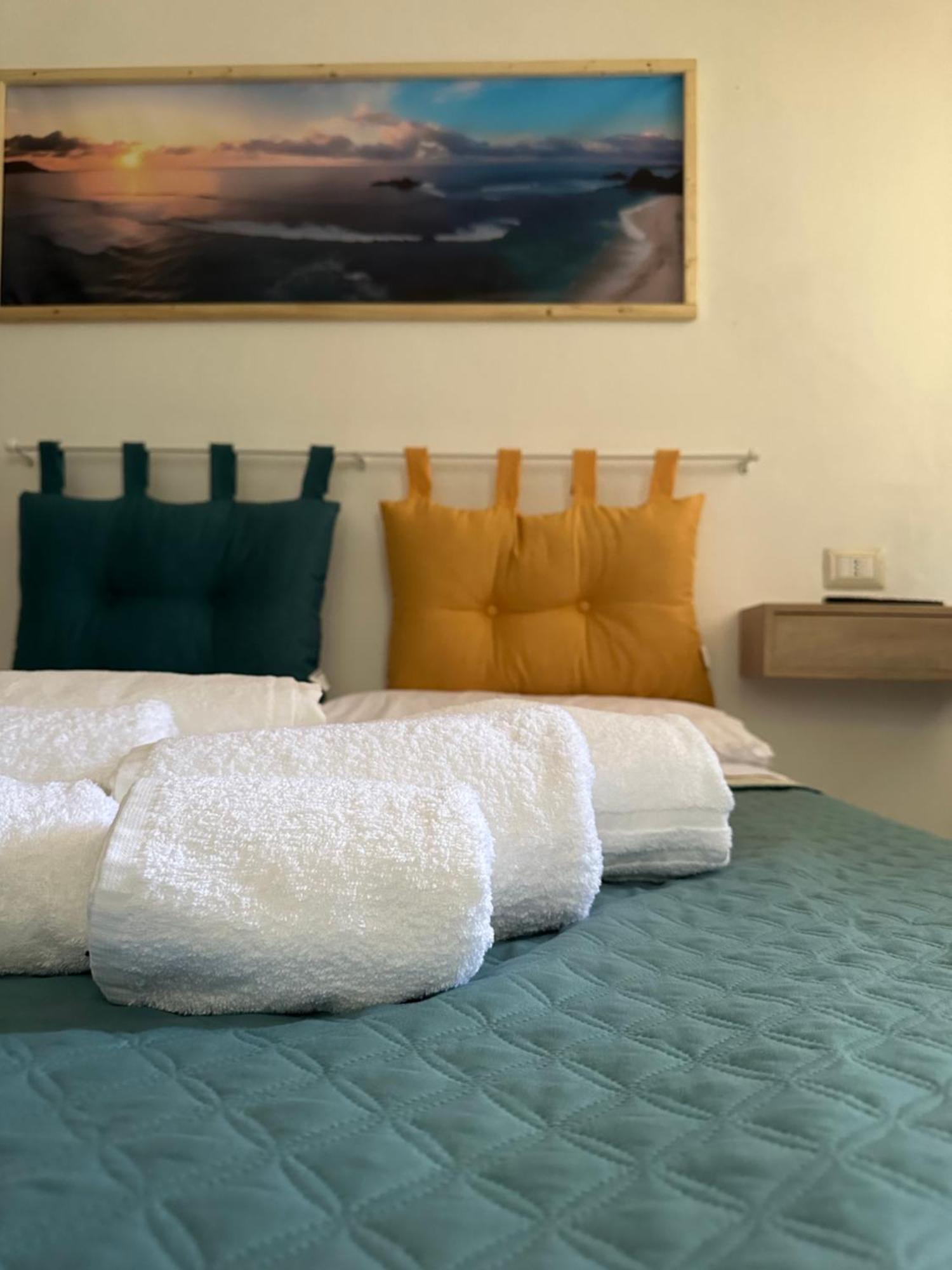 Moncici House Hotell Porto Torres Exteriör bild