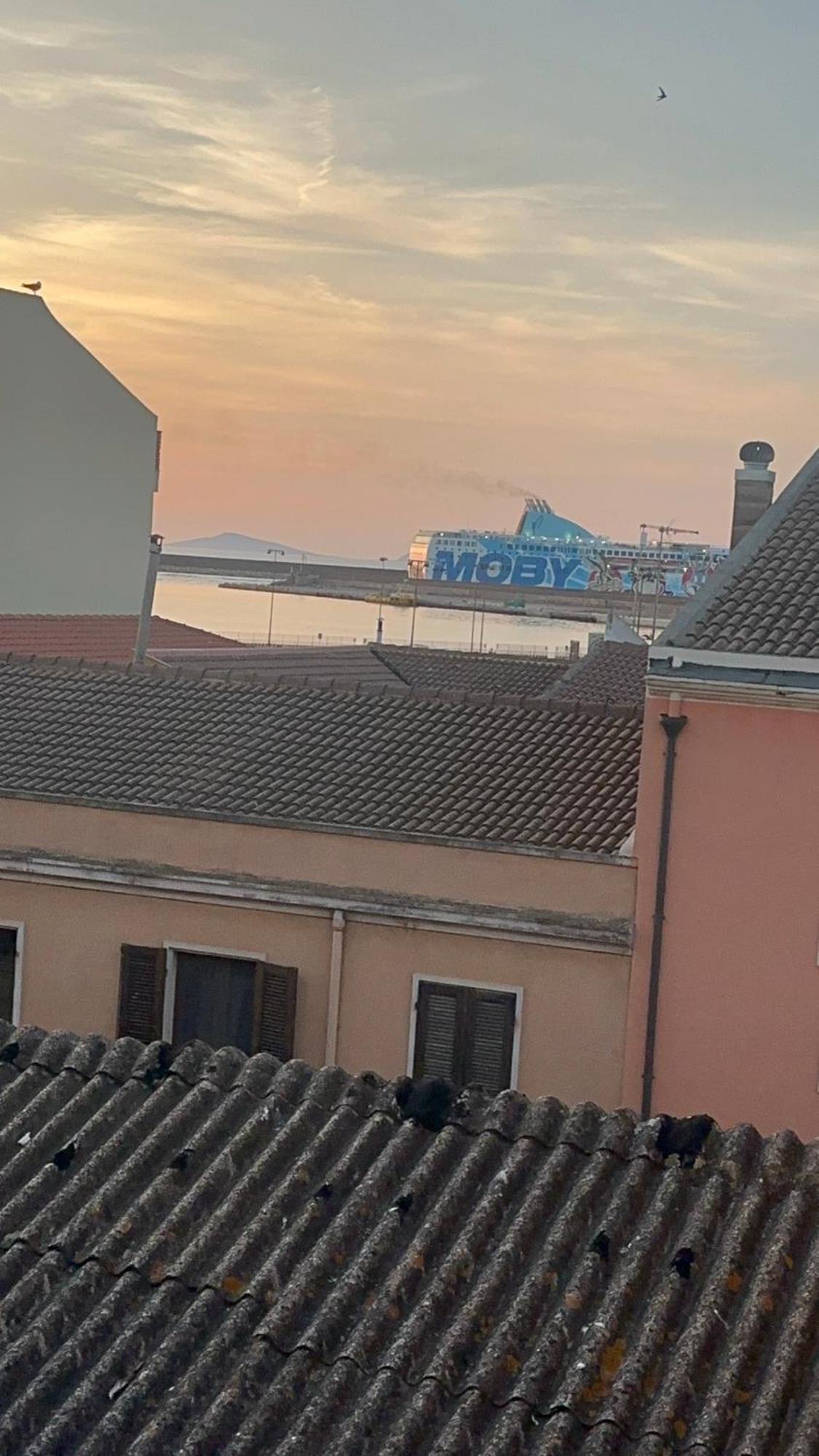 Moncici House Hotell Porto Torres Exteriör bild