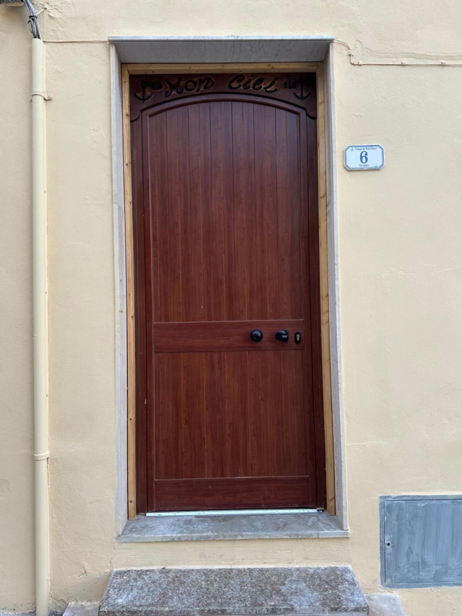 Moncici House Hotell Porto Torres Exteriör bild