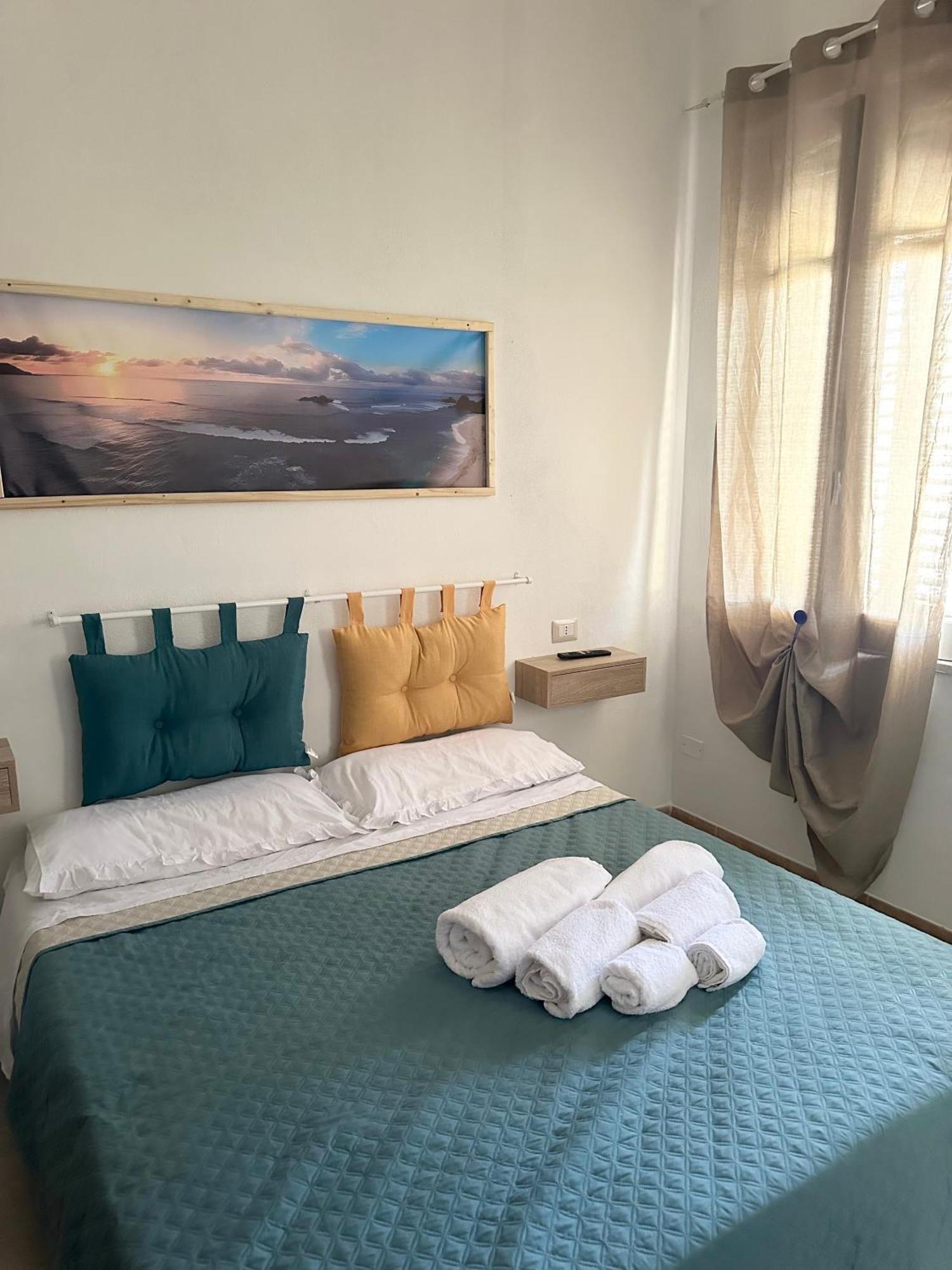 Moncici House Hotell Porto Torres Exteriör bild