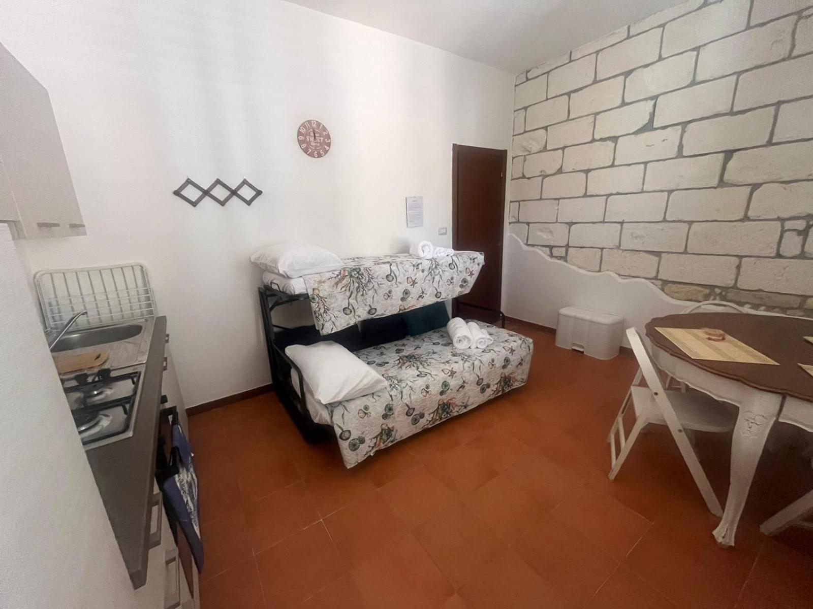 Moncici House Hotell Porto Torres Exteriör bild