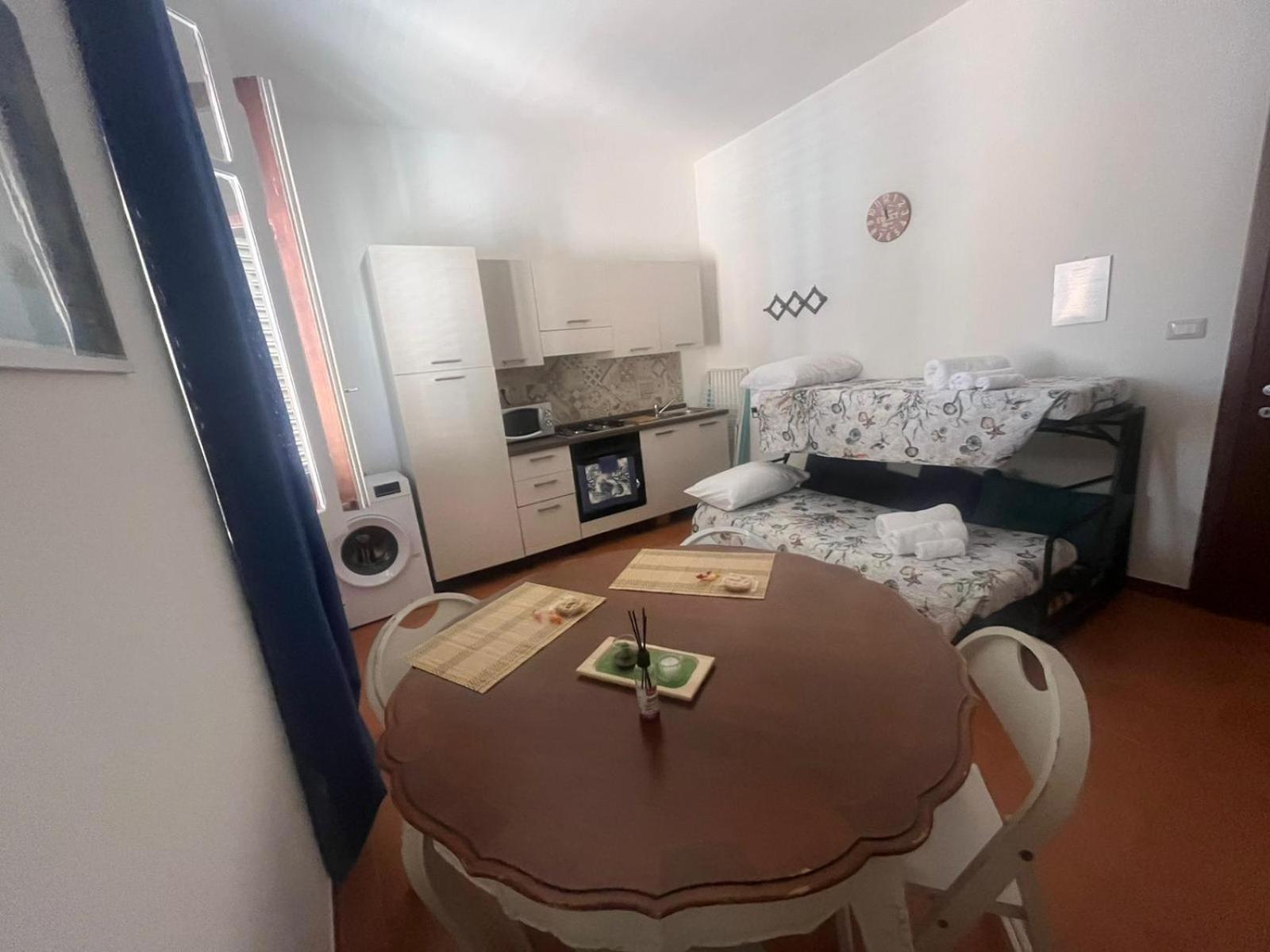 Moncici House Hotell Porto Torres Exteriör bild