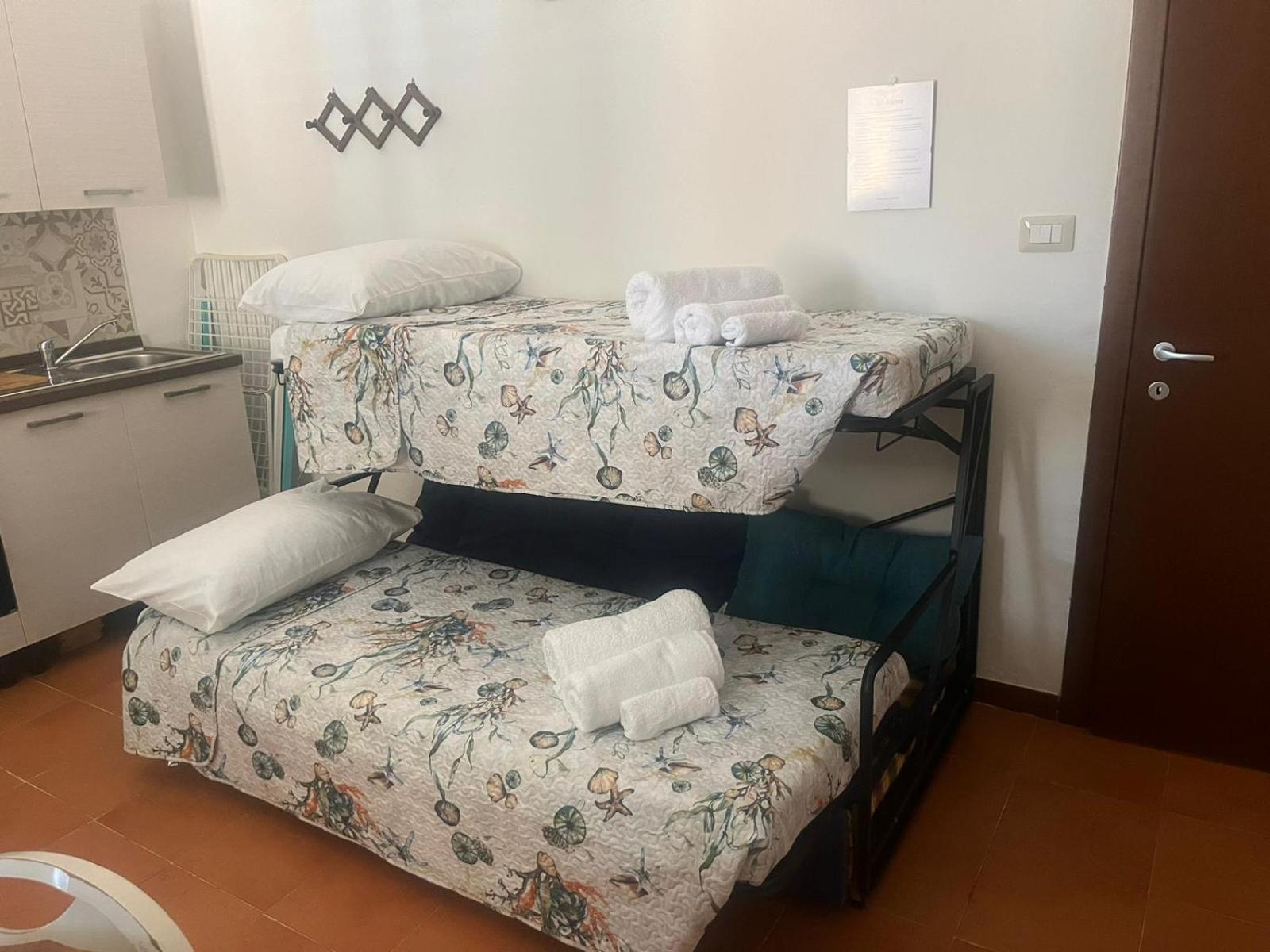 Moncici House Hotell Porto Torres Exteriör bild