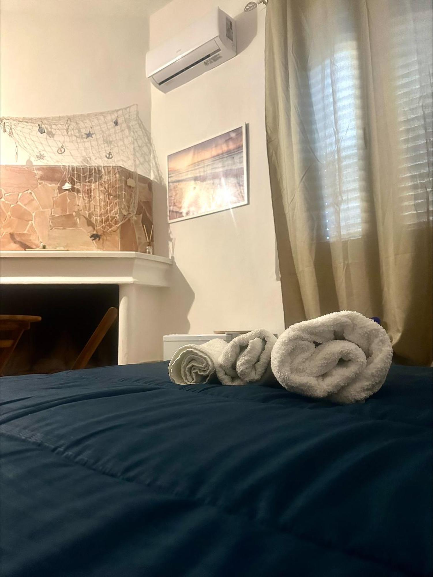 Moncici House Hotell Porto Torres Exteriör bild