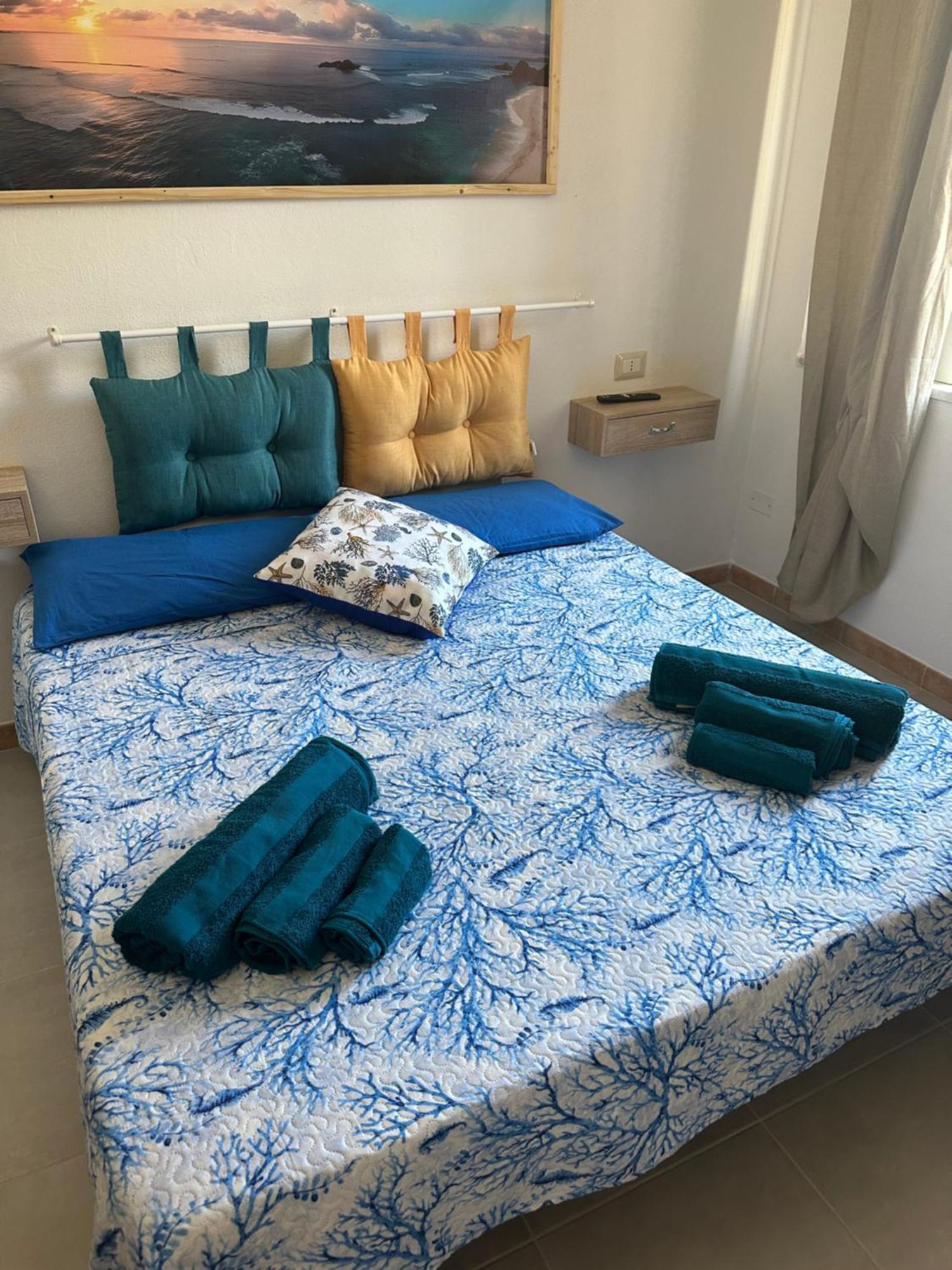 Moncici House Hotell Porto Torres Exteriör bild